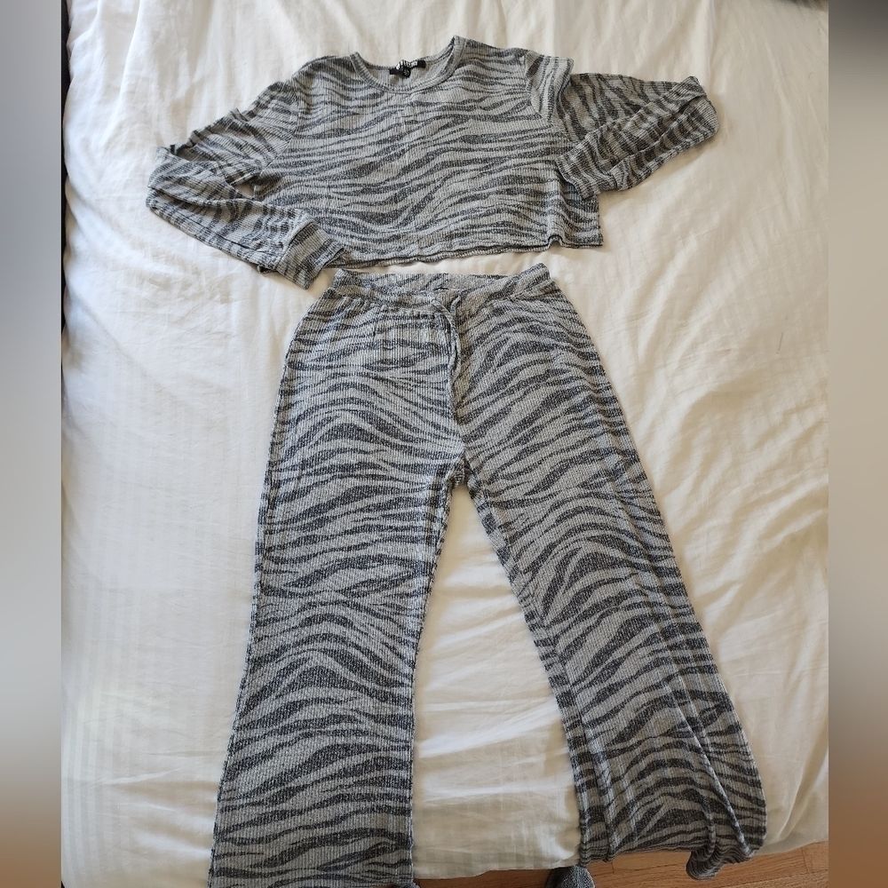Eleven by Venus Williams Athletic Fashion Matching Workout Suit Zebra Print  S/M
